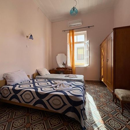 Shared House , Private Rooms With Garden 干尼亞 外观 照片