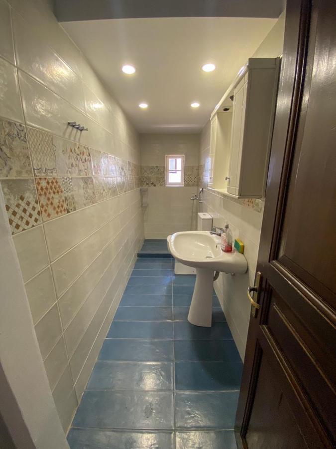 Shared House , Private Rooms With Garden 干尼亞 外观 照片