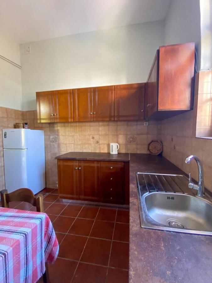 Shared House , Private Rooms With Garden 干尼亞 外观 照片