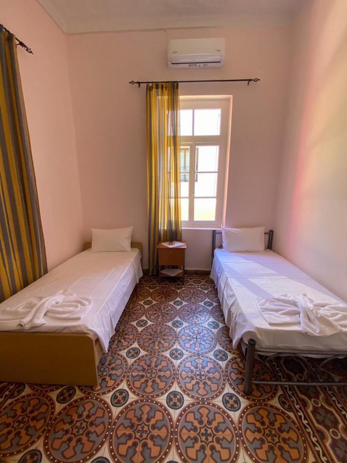 Shared House , Private Rooms With Garden 干尼亞 外观 照片