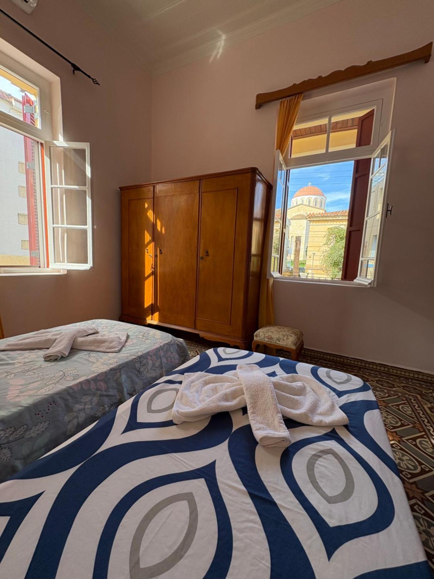 Shared House , Private Rooms With Garden 干尼亞 外观 照片